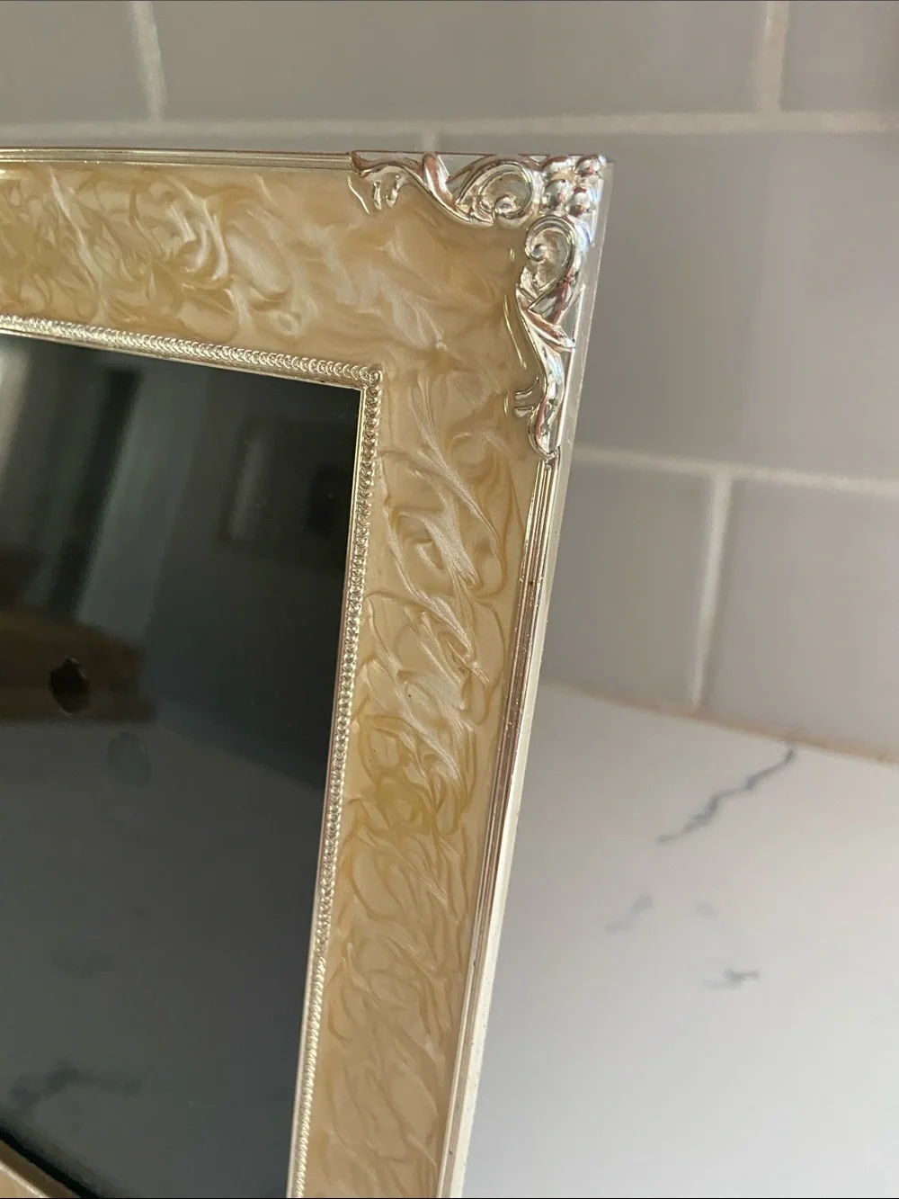 Set of 2 Decorative Marbled Picture Frames 4x6 Cream Silver Scroll Frames